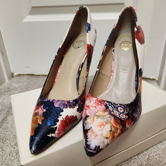 exe Shoes - exe Floral Heels